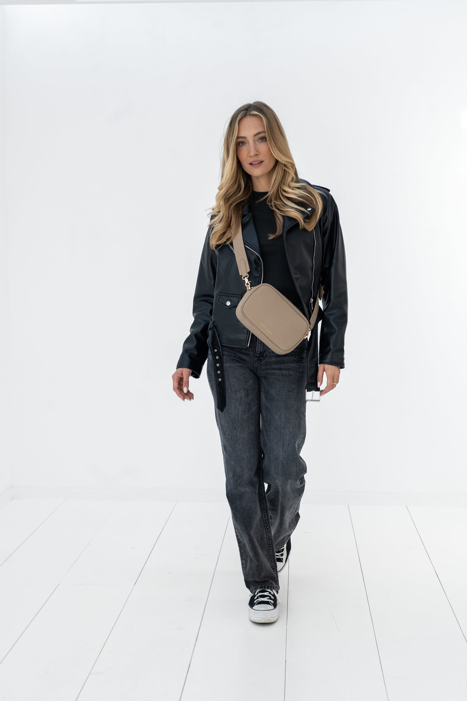 Minibee Tunica Donna In Cotone E Lino – Jacquard Con Bottoni, Orlo Asimmetrico, Maniche Corte, Taglie M-2XL, 10 Colori
