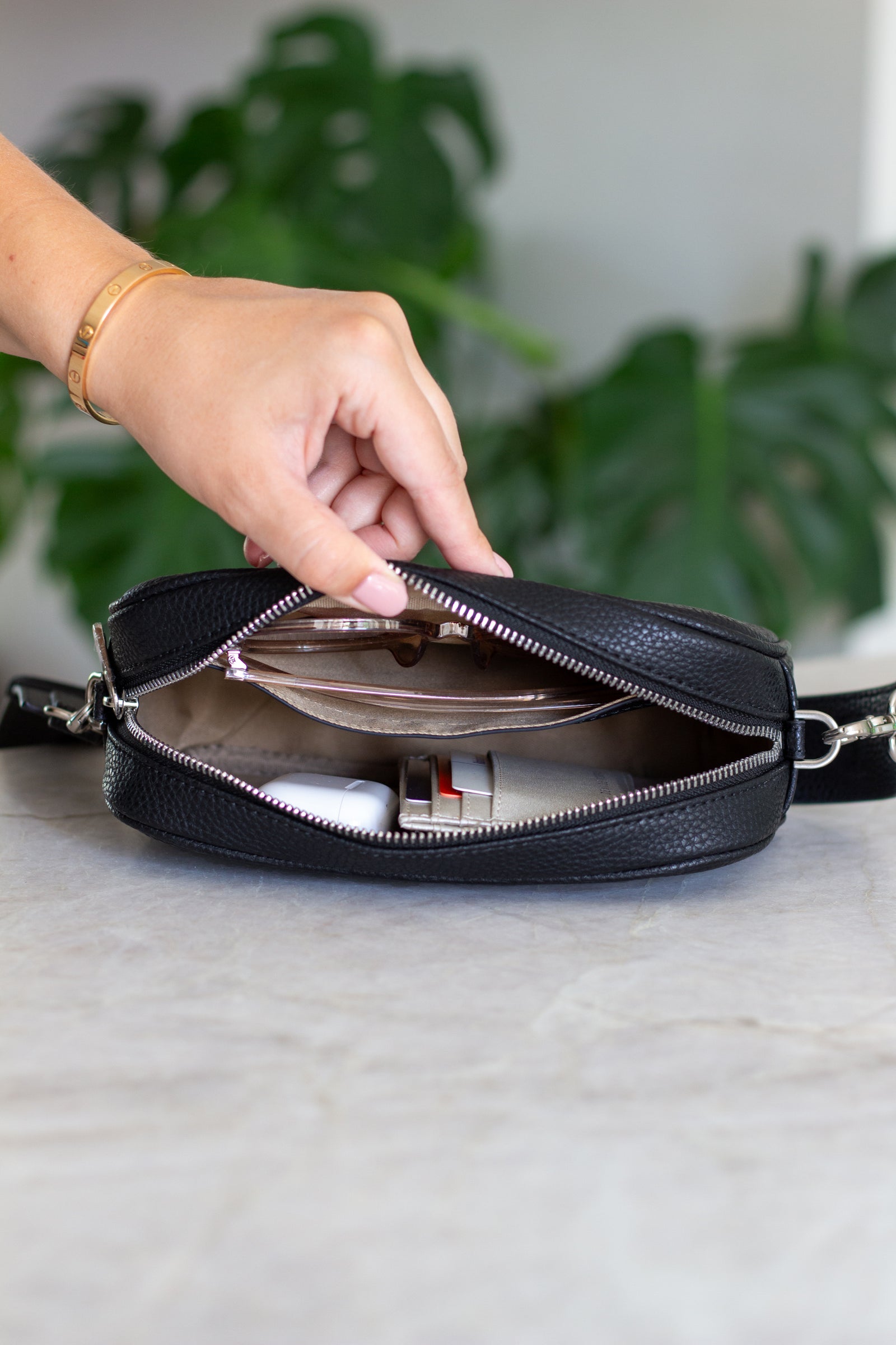 Mini Messenger - Black – DENISE ROOBOL