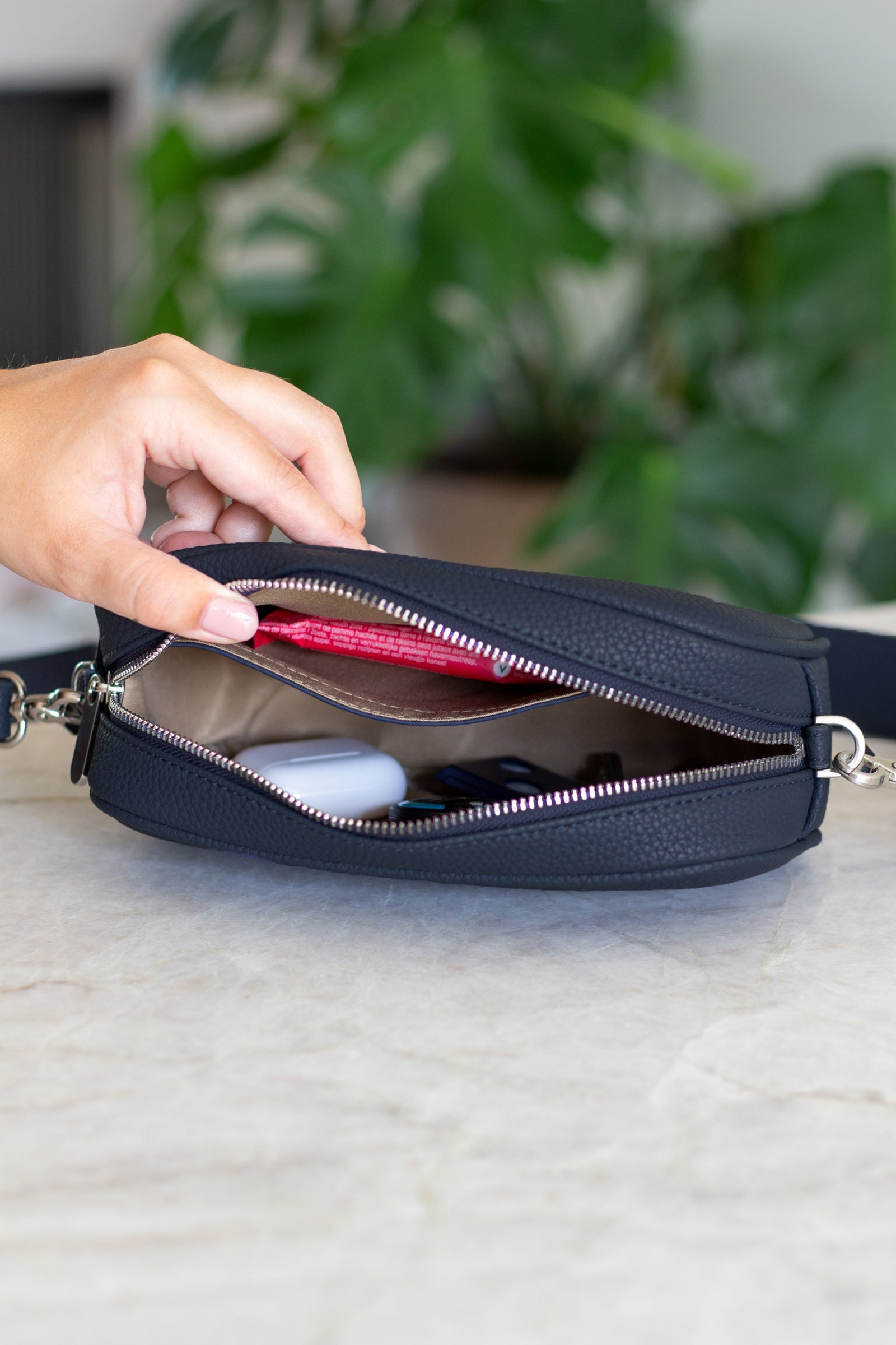 Mini Messenger - Navy – DENISE ROOBOL